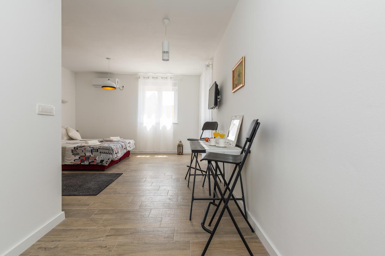 Apartments Marta 1 Задар Экстерьер фото